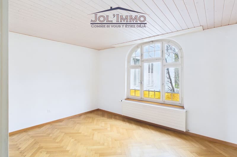 Propriété de caractère avec 3 appartements et terrain à bâtir à Perrefitte (7)
