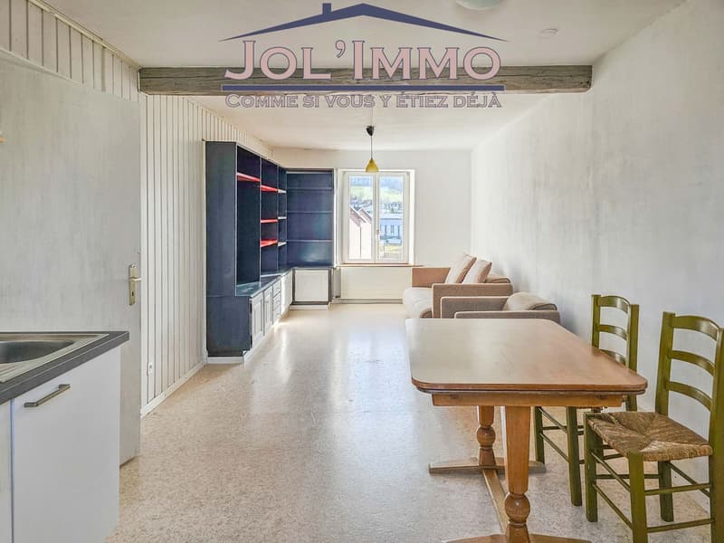 Immeuble de 3 appartements idéalement située proche de la gare avec une annexe atelier et garage (4)