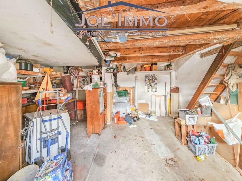 Immeuble de 3 appartements idéalement située proche de la gare avec une annexe atelier et garage (5)