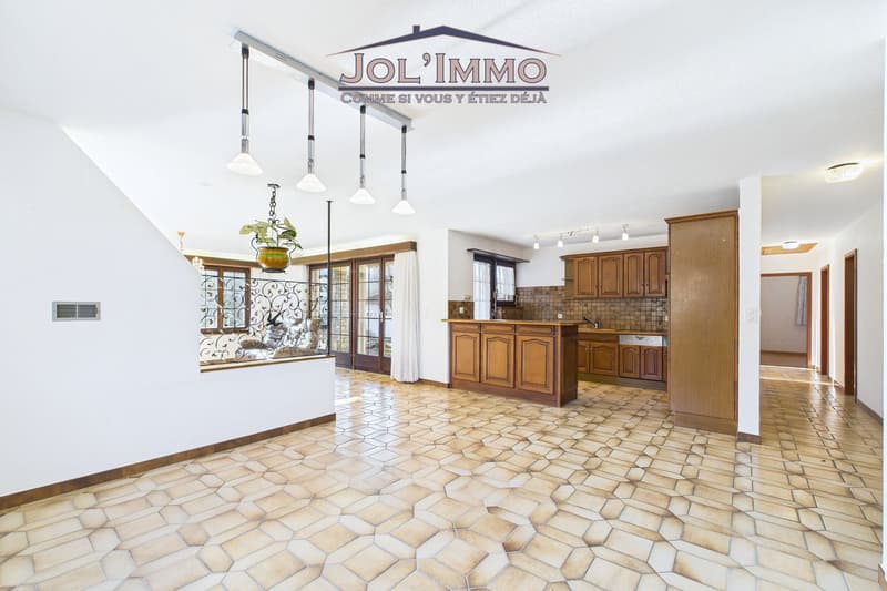 Maison familiale 6.5 pièces avec volumes généreux et grand jardin à Courrendlin (7)