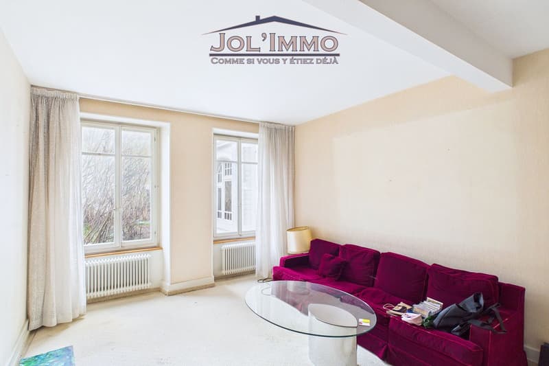 Propriété de caractère avec 3 appartements et terrain à bâtir à Perrefitte (10)