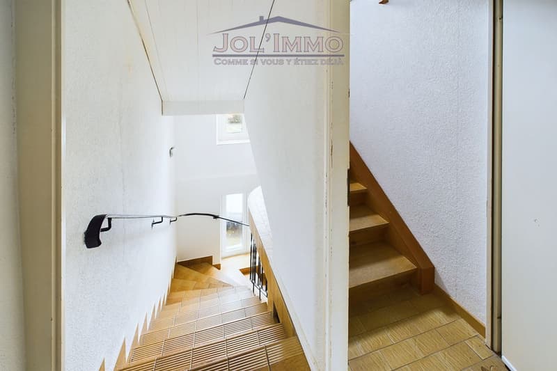 Appartement de 3,5 pièces au 2ème étage avec entrée séparée (3)