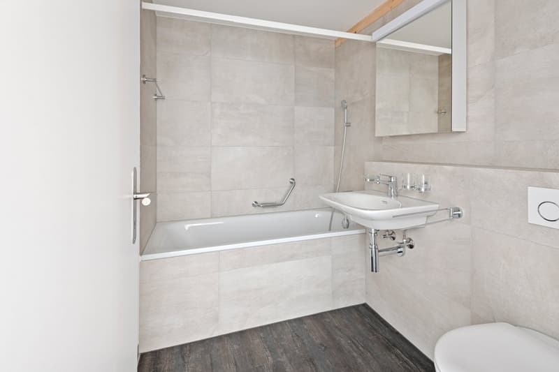 backbone_25567_009_WEB__27300102012_bains.jpg