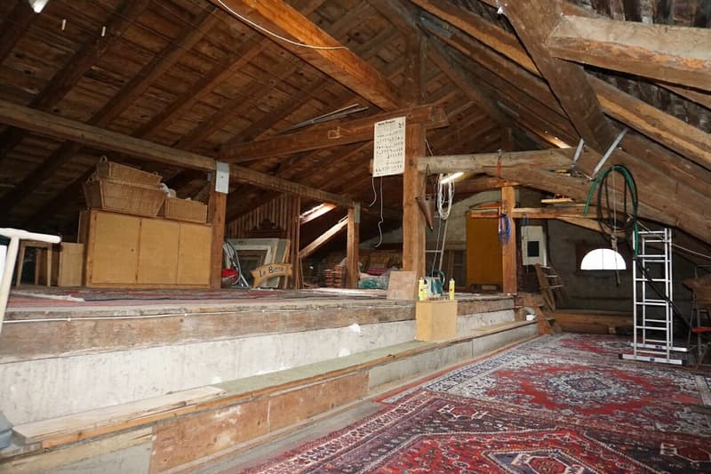 ARI-248 Pour investisseurs - Immeuble d'habitation - Surface totale de plancher 1'179 m2 - Volume du bâti de 3'227 m3 - Combles aménageables - Delémont, zone centre (9)