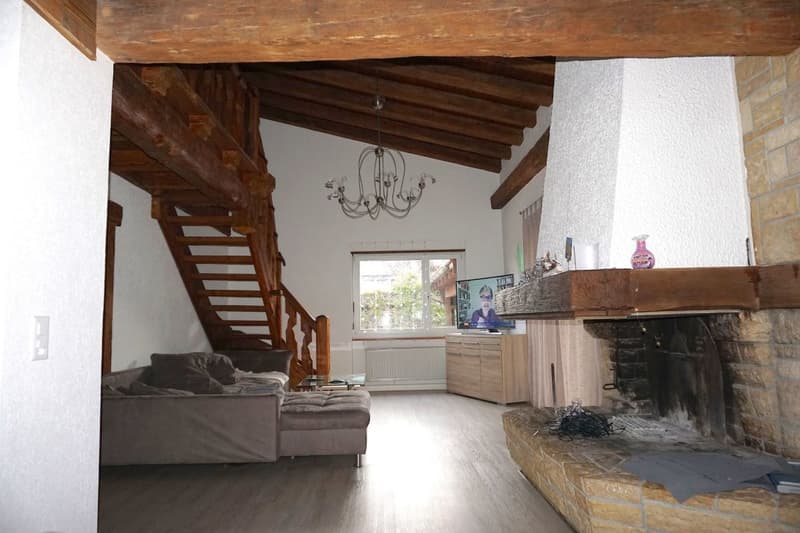 ARI-140 - Immeuble mixte constitué d'une grande maison de 8,5 pièces avec bureaux et ateliers (7)