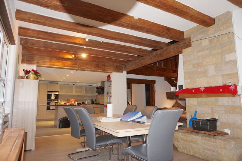 ARI-140 - Immeuble mixte constitué d'une grande maison de 8,5 pièces avec bureaux et ateliers (4)