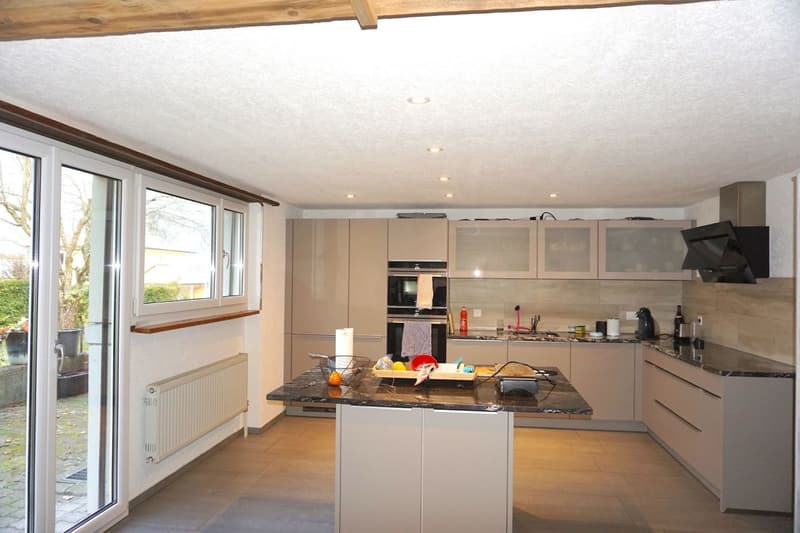 ARI-140 - Immeuble mixte constitué d'une grande maison de 8,5 pièces avec bureaux et ateliers (9)