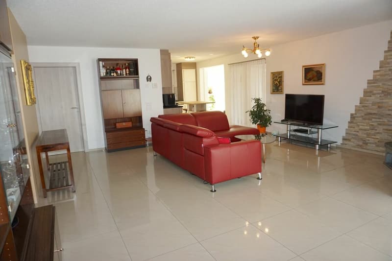 ARI-262 - Magnifique rez-de-jardin de 5,5 pièces dans une maison de standing à 2 logements (4)