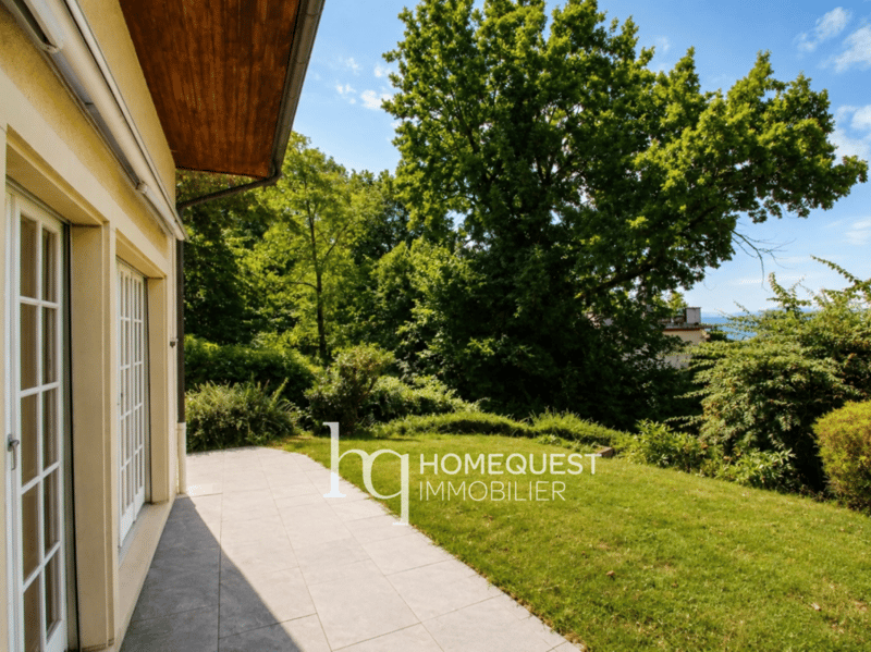 Une villa baignée de lumière au coeur de Chailly (11)