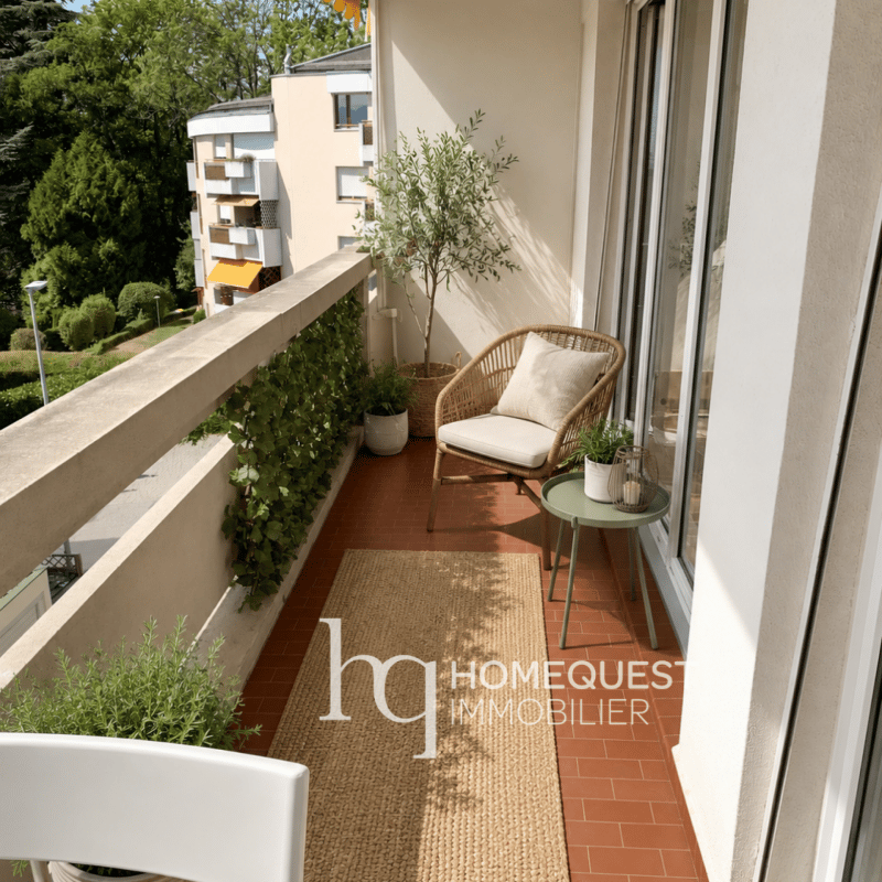 Appartement lumineux de 72 m² avec balcon plein sud, garage-box et potentiel de transformation en 3 pièces, dans un environnement résidentiel recherché à Pully. (7)