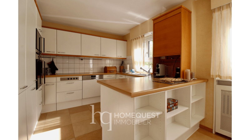Appartement spacieux entièrement meublé, de 3.5 pièces, avec belle vue lac (3)