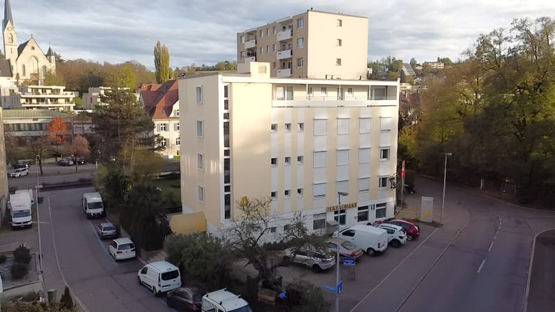 Restaurant à Louer : Emplacement Idéal et Grande Capacité (2)