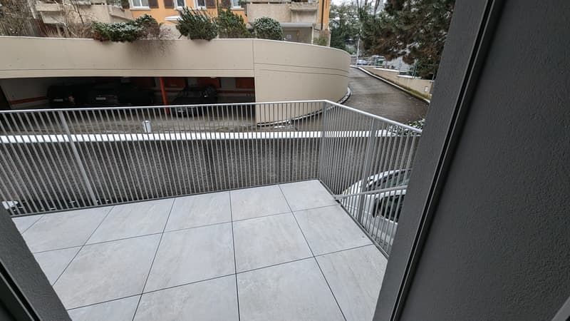 Balkon zum Hinterhof