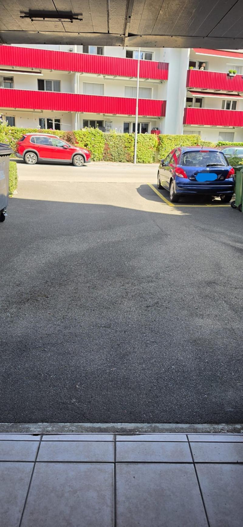 Aussenparkplatz_2.jpg