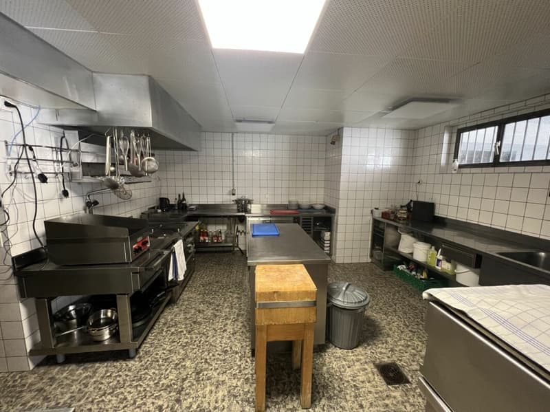 Restaurant, Lager & Tiefgarage (15 PP) - Anlageobjekt mit Umnutzungspotenzial (5)