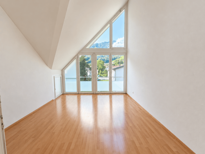 Wohnen auf zwei Ebenen - gepflegte 6.5-Zimmer-Maisonette-Dachwohnung mit Galerie (3)