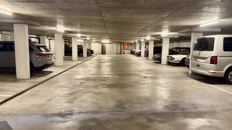 Einstellhallenplätze in Riehen zu vermieten (3)