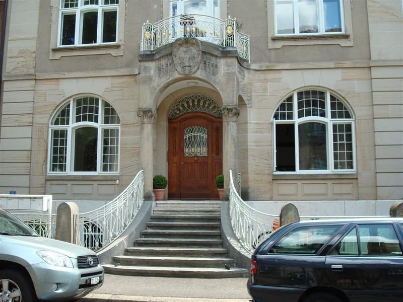 Stilvolle 3-Zimmer-Altbauwohnung mit wunderschönem Garten (1)