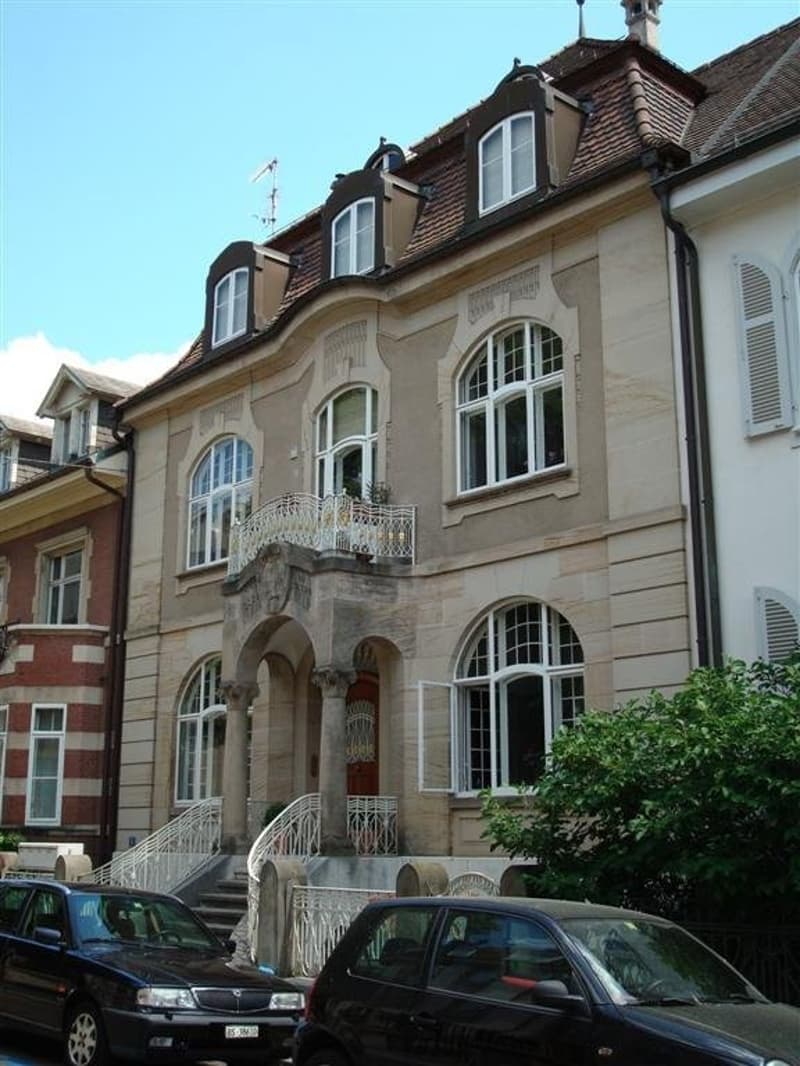 Stilvolle 3-Zimmer-Altbauwohnung mit wunderschönem Garten (2)