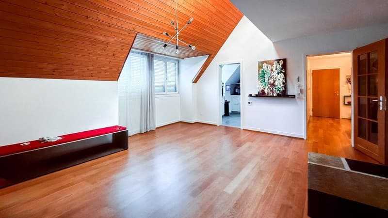 6.5-Zimmer-Maisonettewohnung mit Cheminée und zwei Balkonen in Riehen (4)