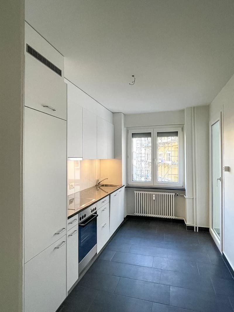 Sanierte 2-Zimmerwohnung mit Balkon in Kleinbasel (2)