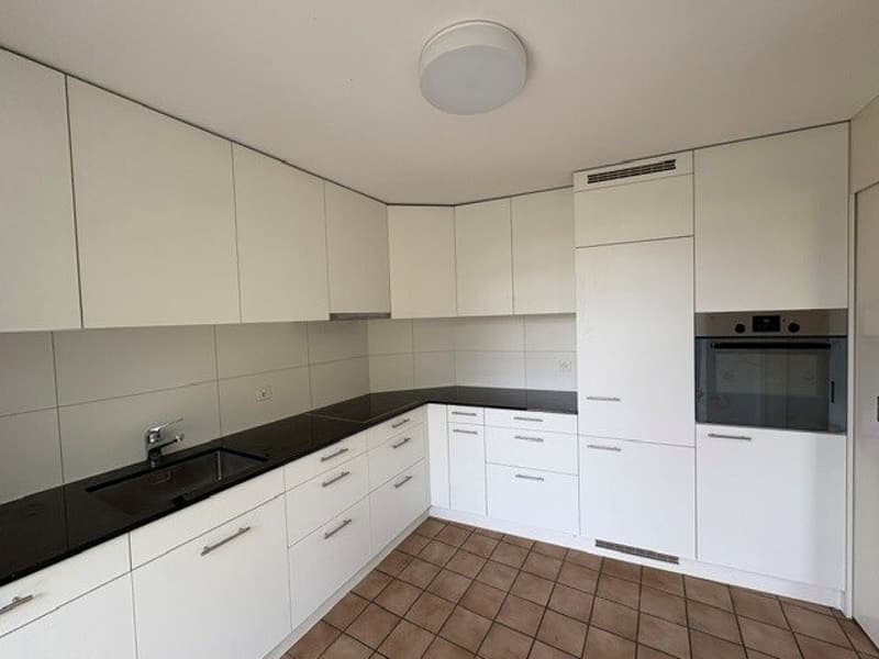 Helle 4-Zimmerwohnung im 2. OG mit Balkon (2)
