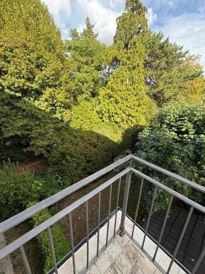 Helle 4-Zimmerwohnung im 2. OG mit Balkon (11)