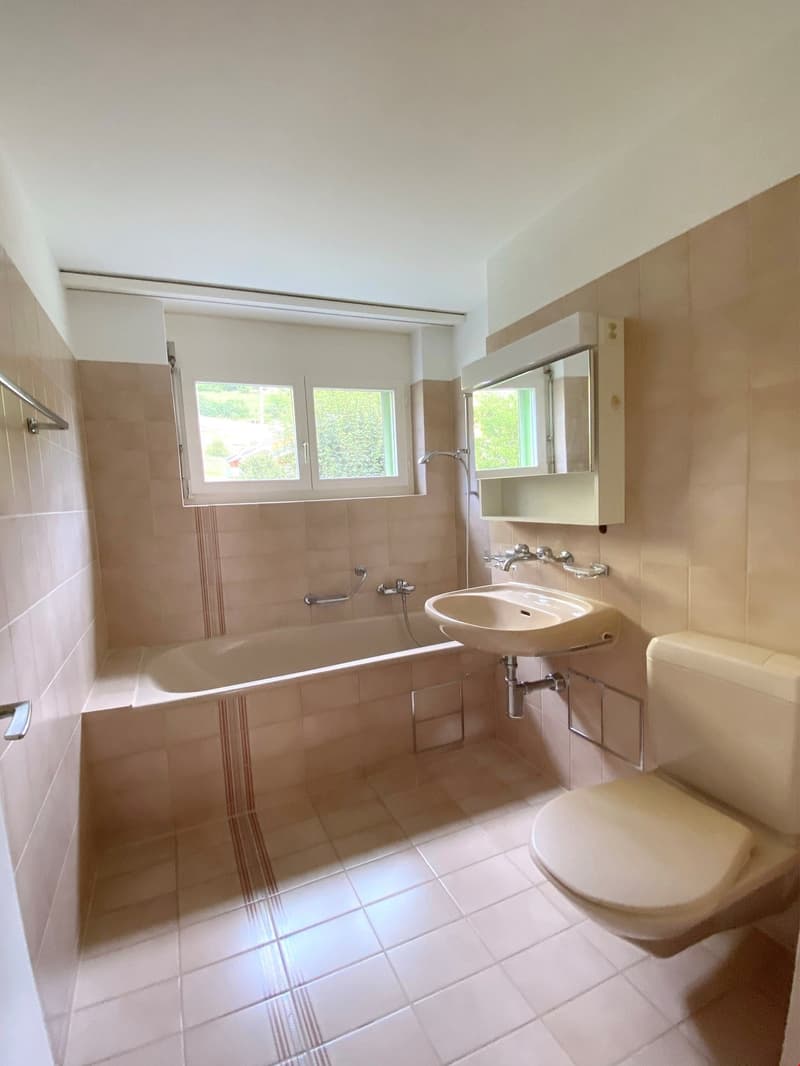 Badezimmer mit Badewanne