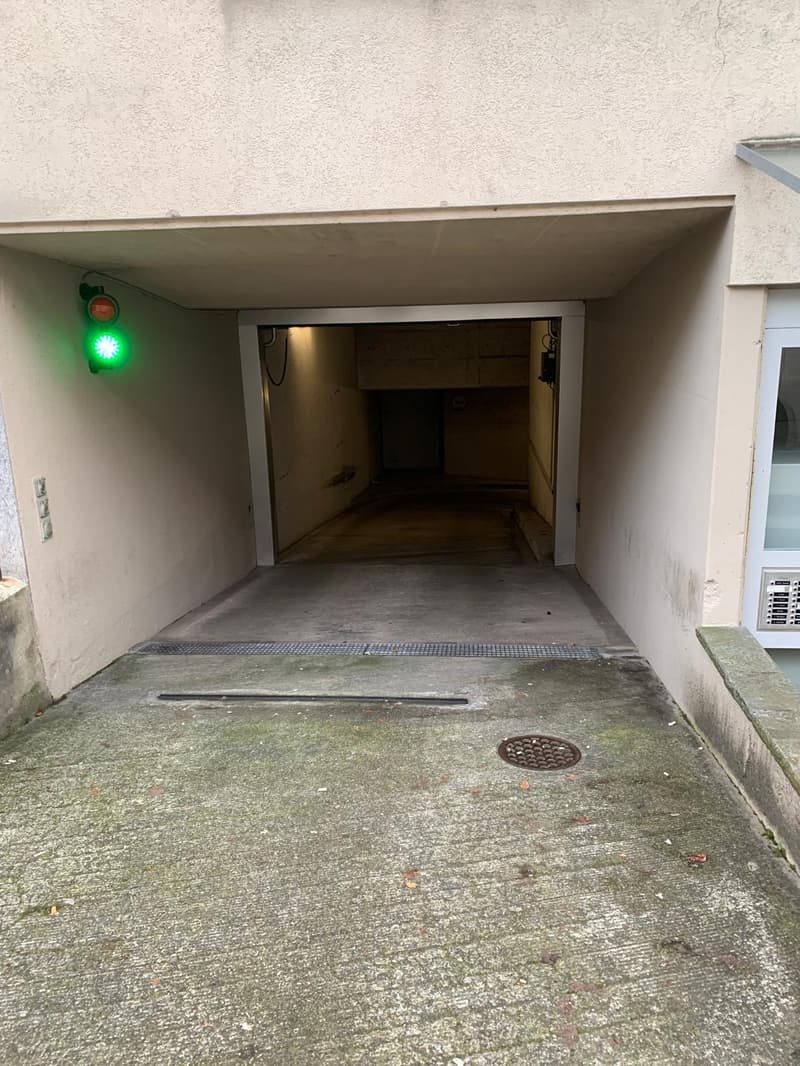 Autoeinstellplatz an zentraler Lage nähe Kaserne (2)