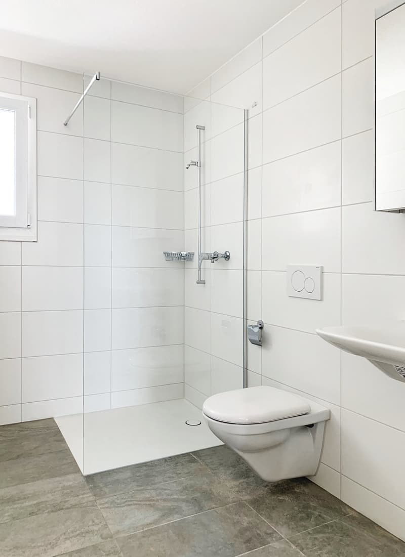Badezimmer mit Dusche