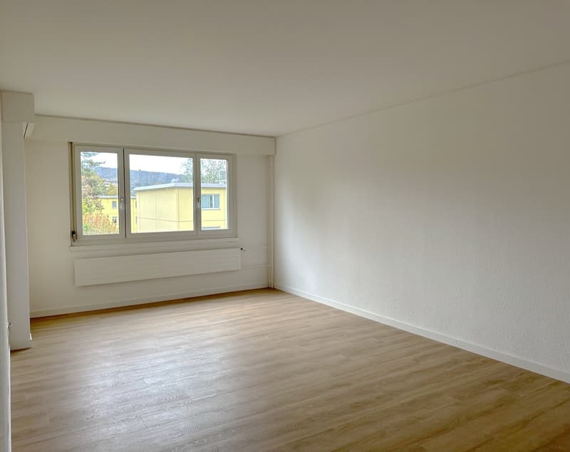 Grosszügige 3-Zimmerwohnung im Grünen (2)