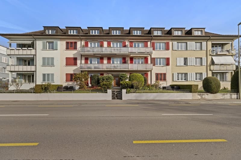 Bitte beachten Sie, dass es sich hierbei um Vergleichsbilder und nicht um Aufnahmen der Wohnung handelt.