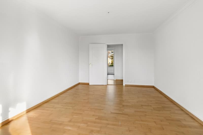 Bitte beachten Sie, dass es sich hierbei um Vergleichsbilder und nicht um Aufnahmen der Wohnung handelt.