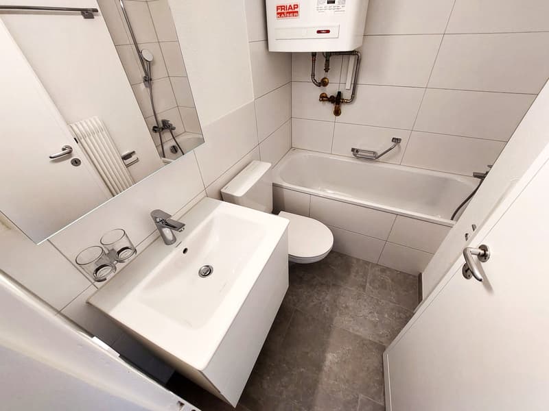Frisch sanierte 2-Zimmerwohnung mit Balkon (3)
