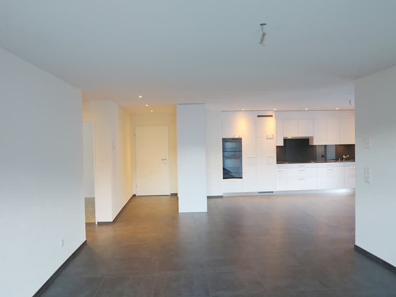 Moderne 3.5 - Zimmer-Wohnung an Toplage in Feuerthalen (5)