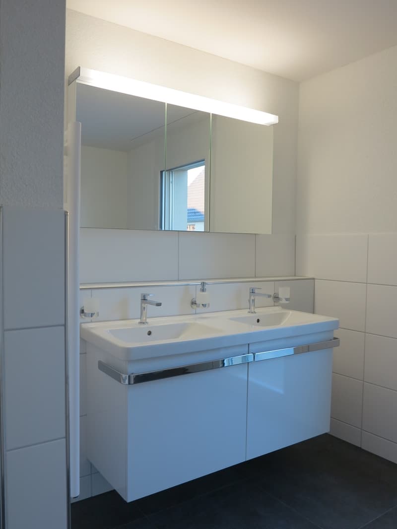 Moderne 3.5 - Zimmer-Wohnung an Toplage in Feuerthalen (10)