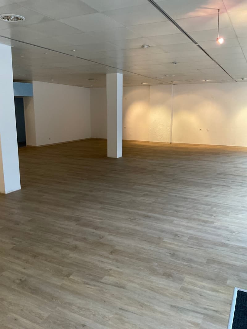 Gewerbefläche an Passantenlage Nähe Bahnhof (3)