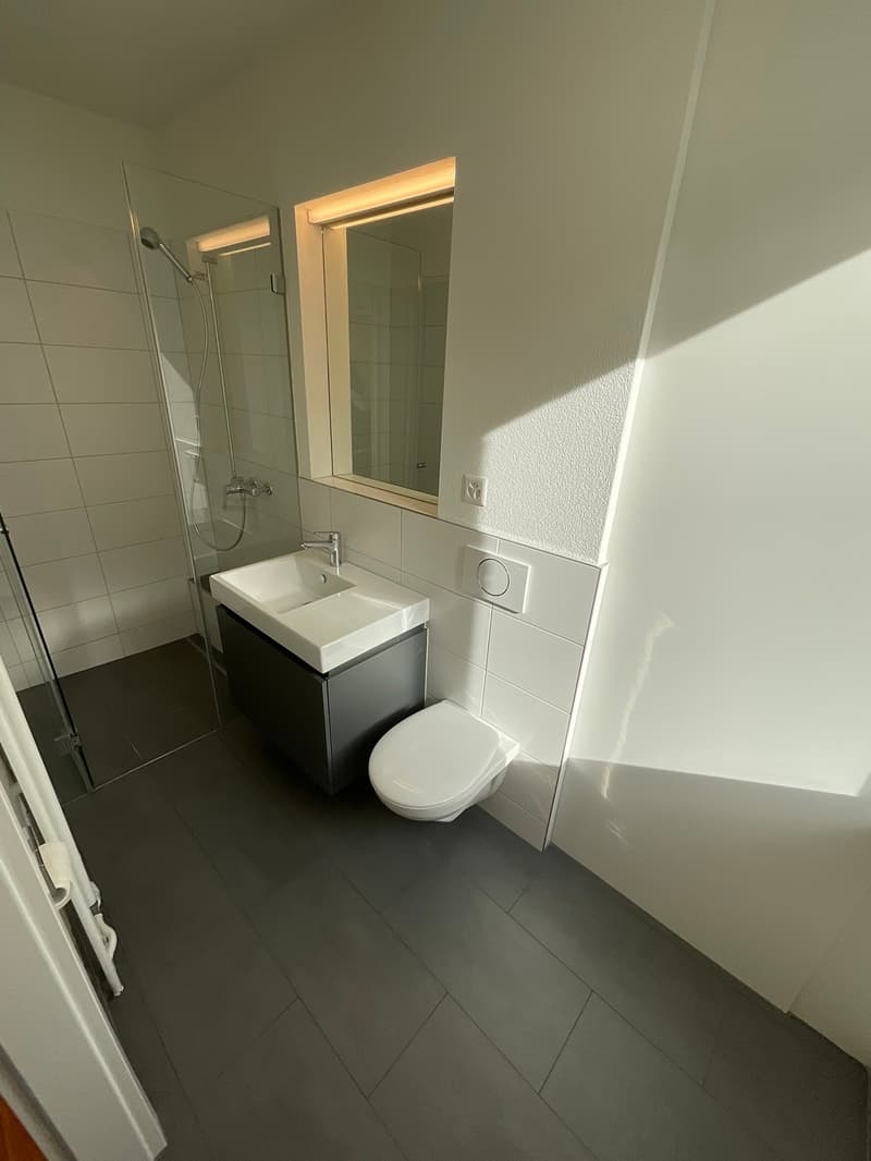 Badezimmer mit Dusche