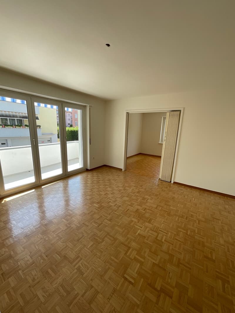 Frisch renovierte, 4- Zimmerwohnung (4)