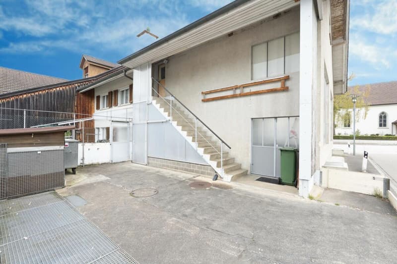 Casa unifamiliare con laboratorio nel centro del villaggio (16)