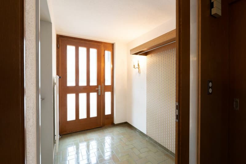 Casa unifamiliare con laboratorio nel centro del villaggio (3)