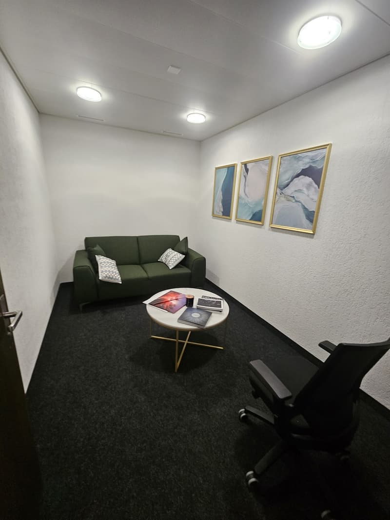Espace commercial polyvalent - situé au centre de Bonstetten (4)