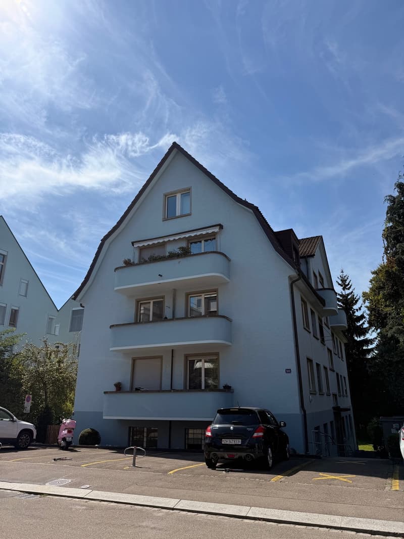 Zentraler Parkplatz im Kreis 6 (1)