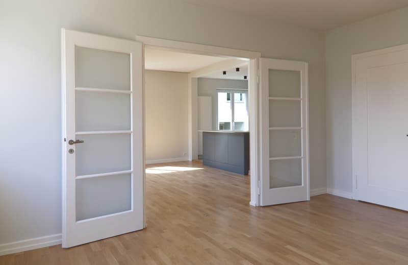 Charmante 3.5-Zimmer-Altbauwohnung - neu renoviert (3)