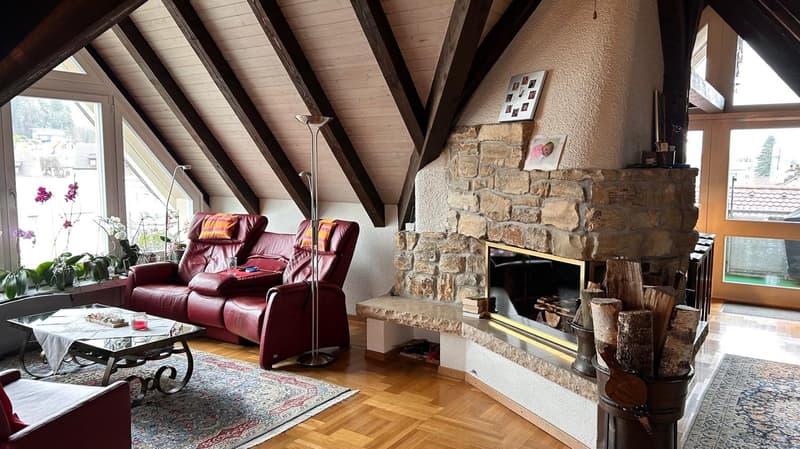 Charmante und grosszügige 5.5-Zimmer-Maisonette-Wohnung (2)