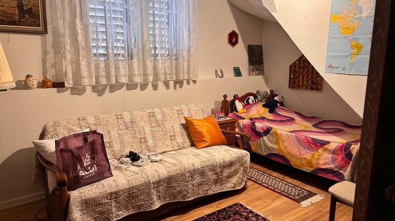 Charmante und grosszügige 5.5-Zimmer-Maisonette-Wohnung (8)
