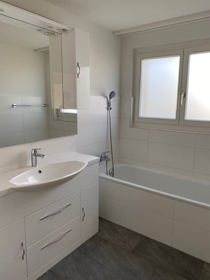 4,5 Zimmer Wohnung mit Balkon und Aussicht ins Grüne (7)