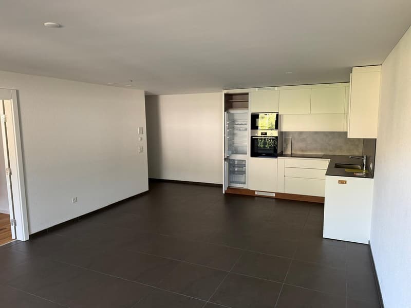 Luxuriöse 2 1/2 Zimmer-Wohnung mit eigenem Waschturm und grossen Balkon (8)