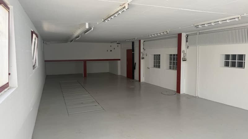 120m² helle Lager-/Gewerbefläche mit eigenem WC & Direktzufahrt (3)