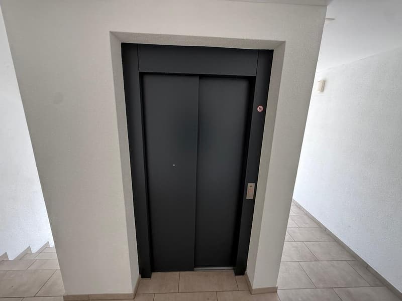 Moderne 3 1/2 Zimmer Traumwohnung mit zwei Bädern (12)